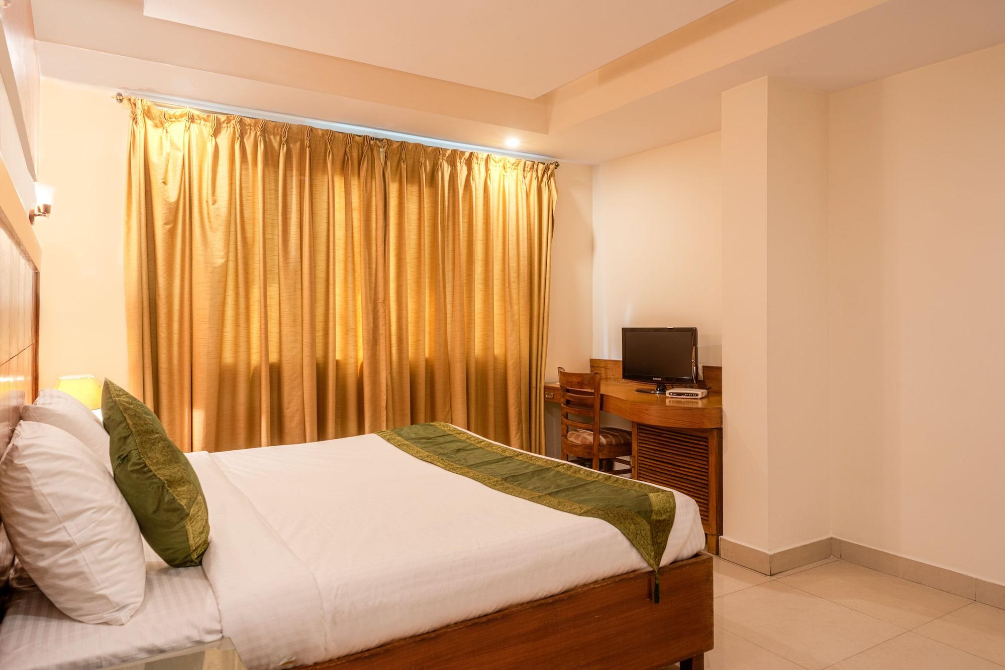 Treebo Trend Grand Plaza Nampally Hyderabad Exterior foto