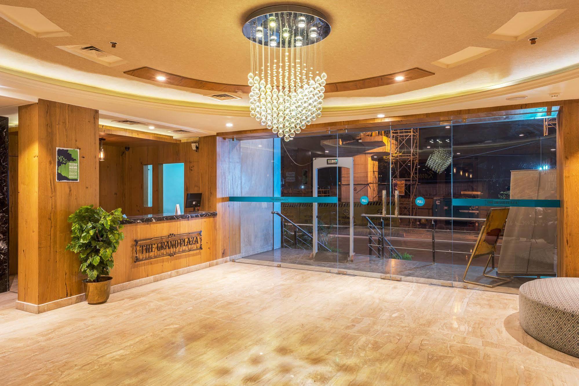 Treebo Trend Grand Plaza Nampally Hyderabad Exterior foto